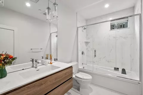 Bath - 586 E 3rd St #1, Boston, MA 02127 photo 1 of 3