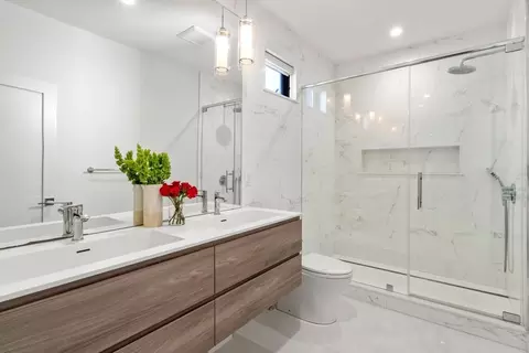 Bath - 586 E 3rd St #1, Boston, MA 02127 photo 2 of 3