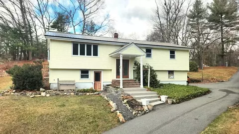 11 Clover Cir, Andover, MA 01810