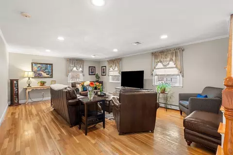 7 Belfast Rd, Peabody, MA 01960 photo 4