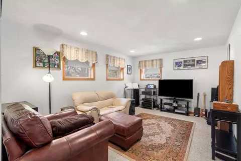 7 Belfast Rd, Peabody, MA 01960 photo 29