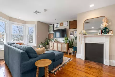 18 Lawrence St #3, Boston, MA 02129