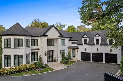100 Cottage St, Brookline, MA 02445