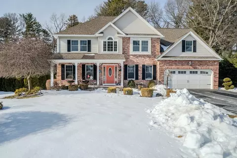 56 Candlewood Dr, Agawam, MA 01001