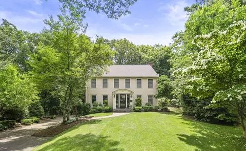 86 Whittier Rd, Wellesley, MA 02481