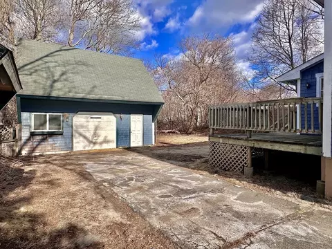 40 Sandwich Rd, Wareham, MA 02571 photo 4
