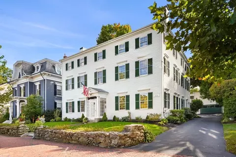 185 High St, Newburyport, MA 01950