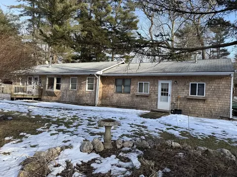 363 Plymouth St, Middleboro, MA 02346