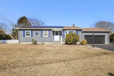 385 Cross Rd, Dartmouth, MA 02747