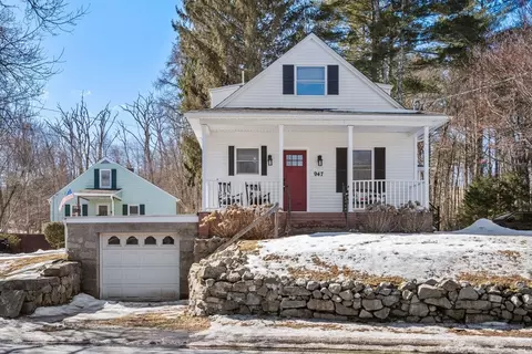 947 Providence Rd, Whitinsville, MA 01588