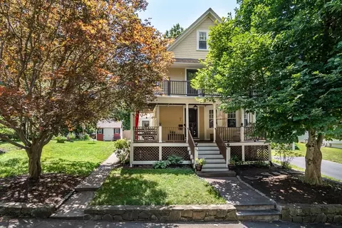 64 Curve St, Wellesley, MA 02482