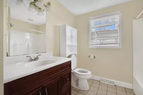 50 Berlin St, Fall River, MA 02720 photo 15