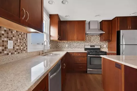 50 Berlin St, Fall River, MA 02720 photo 6