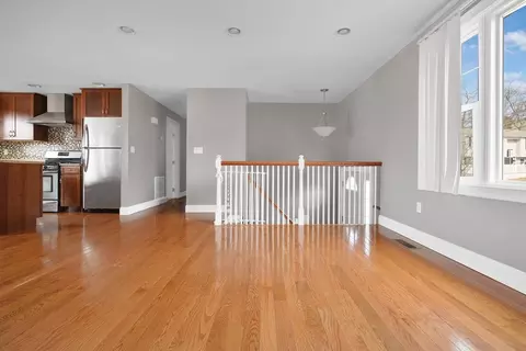 50 Berlin St, Fall River, MA 02720 photo 10