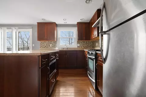 50 Berlin St, Fall River, MA 02720 photo 8