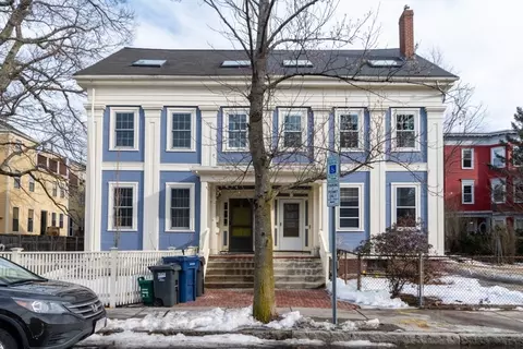 106 Inman St #2, Cambridge, MA 02139