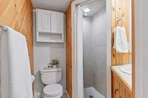 Bath - 14 E Collins St, Salem, MA 01970 photo 2 of 2