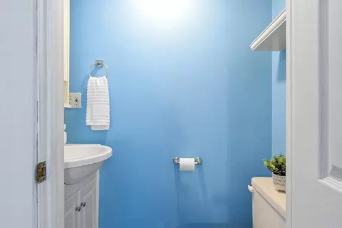 Bath - 14 E Collins St, Salem, MA 01970 photo 1 of 2