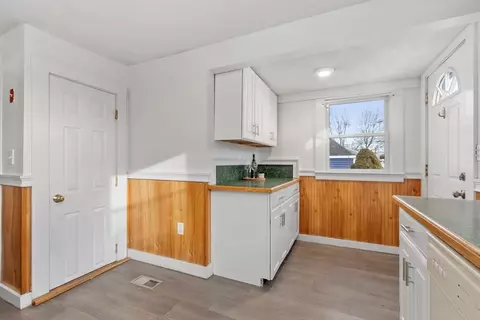 Entry Way - 14 E Collins St, Salem, MA 01970 photo 2 of 5