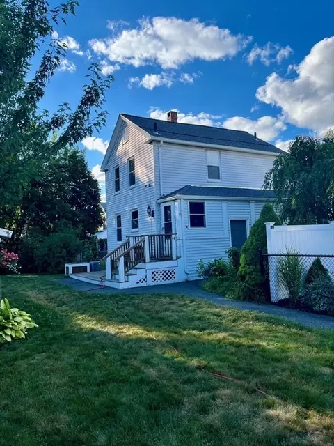 Exterior - 14 E Collins St, Salem, MA 01970 photo 8 of 10