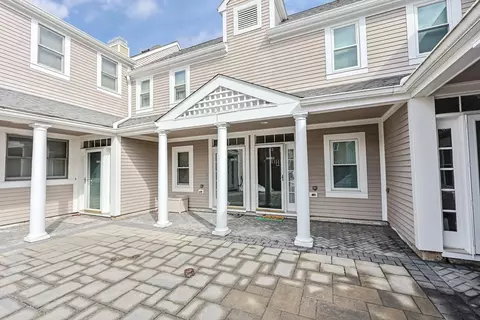 383 Neponset St #D, Norwood, MA 02062