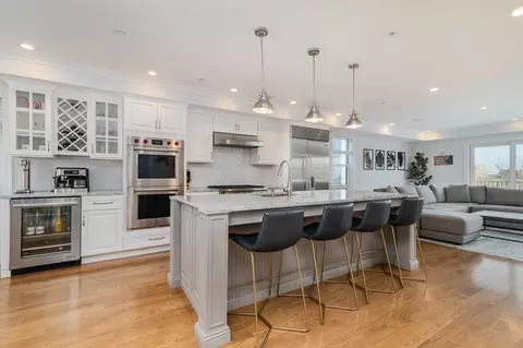 328 W 3rd St #2, Boston, MA 02127