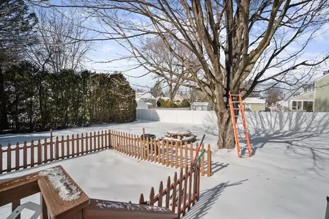 144 Gillette Ave, Springfield, MA 01118 photo 37