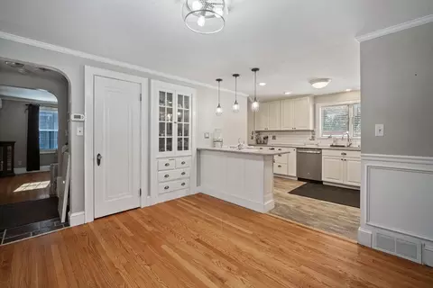 144 Gillette Ave, Springfield, MA 01118 photo 5