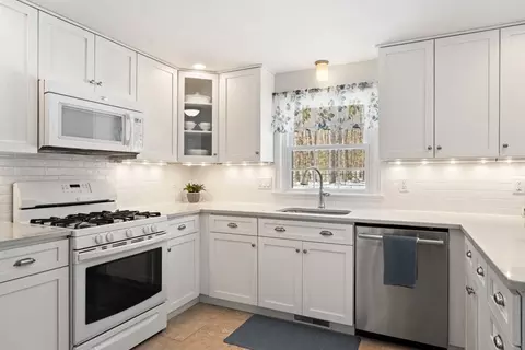 36 Boynton St, Pepperell, MA 01463 photo 12