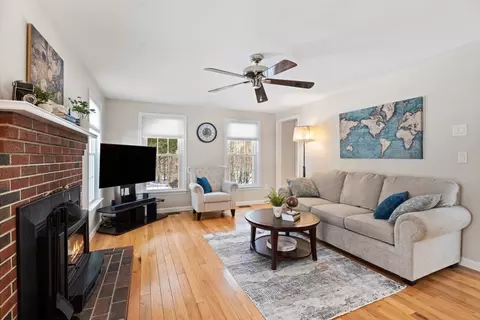 36 Boynton St, Pepperell, MA 01463 photo 7