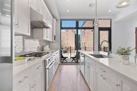 519 Shawmut Ave #2, Boston, MA 02118