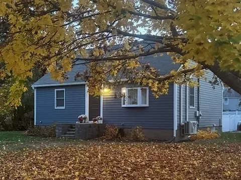 300 Asbury St, Hamilton, MA 01982