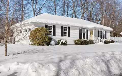 8 Silver Birch Ln, Haverhill, MA 01832