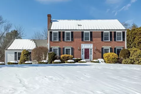 21 Fieldstone Dr, Westford, MA 01886