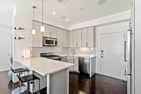 345 D St #11, Boston, MA 02127