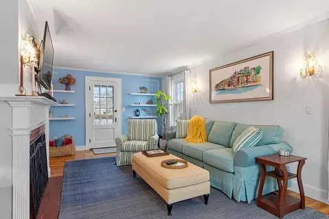 34 Rose Ave, Marblehead, MA 01945 photo 5
