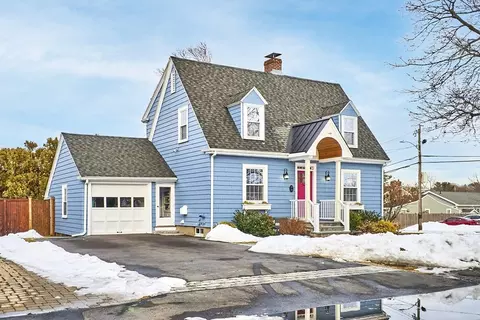 34 Rose Ave, Marblehead, MA 01945 photo 2