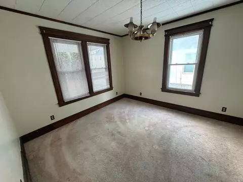 615 White St, Springfield, MA 01108 photo 6