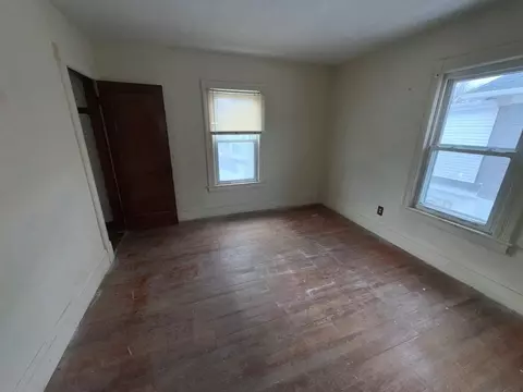 615 White St, Springfield, MA 01108 photo 8