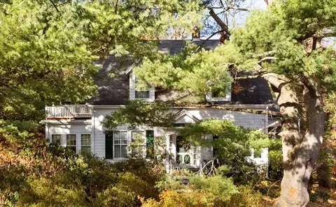 27 Locust Ave, Lexington, MA 02421