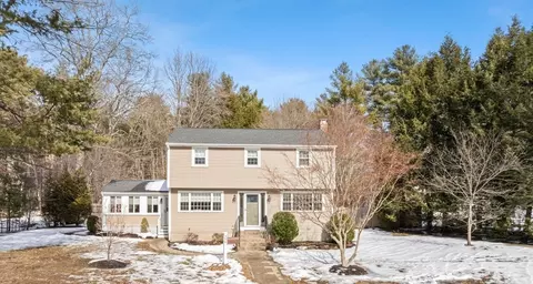 598 Common St, Walpole, MA 02081