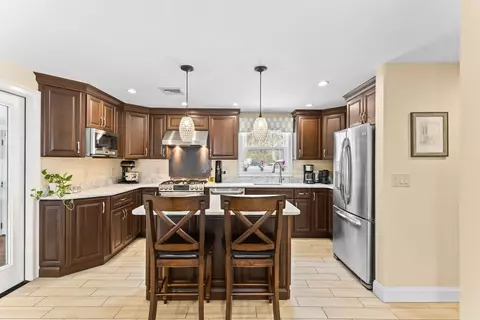 598 Common St, Walpole, MA 02081 photo 12