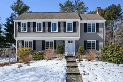7 Village Ln, Hingham, MA 02043