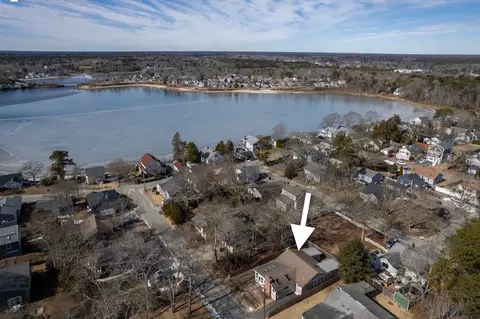 12 Wellington Rd, Wareham, MA 02558