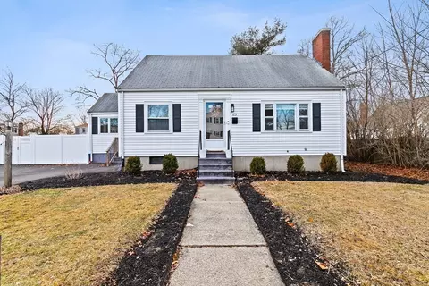 63 Durbeck Rd, Rockland, MA 02370