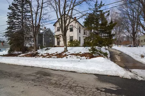 12 Beacon St, Leominster, MA 01453