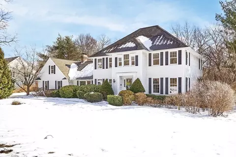 7 Meadowbrook Cir, Shrewsbury, MA 01545
