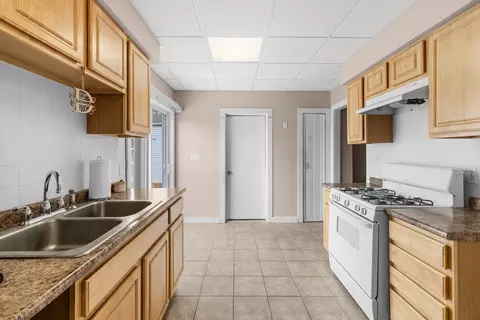 173 Whipple St, Fall River, MA 02721 photo 16