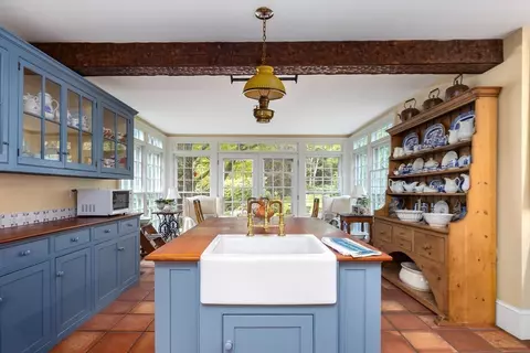Kitchen - 727 Main St, Hingham, MA 02043 photo 2 of 2