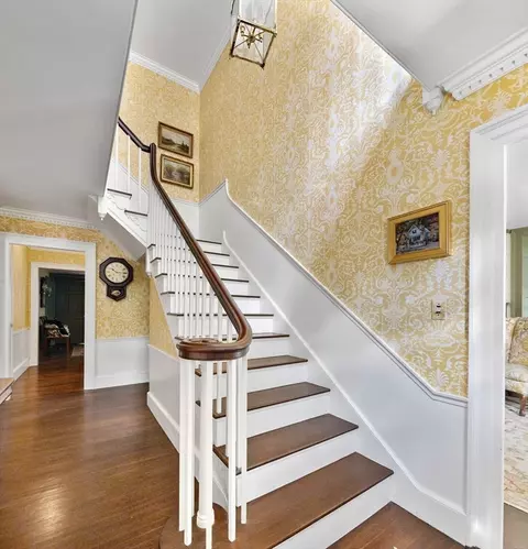 Entry Way - 727 Main St, Hingham, MA 02043 photo 1 of 3